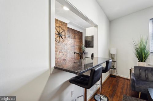 2115 Cumberland St, Philadelphia PA 19125-1718 exterior