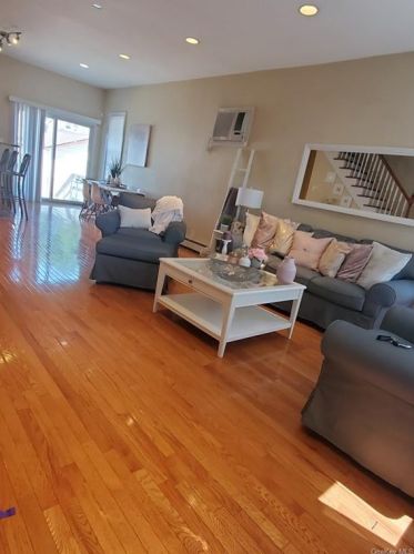 2911 Scott Pl, Bronx, NY 10465-2315