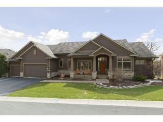 6687 Lakeway Dr, Chanhassen, MN 55317-7578