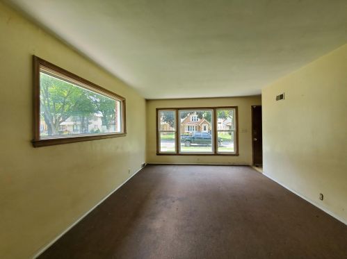 3276 45th St, Milwaukee WI  53219-4815 exterior