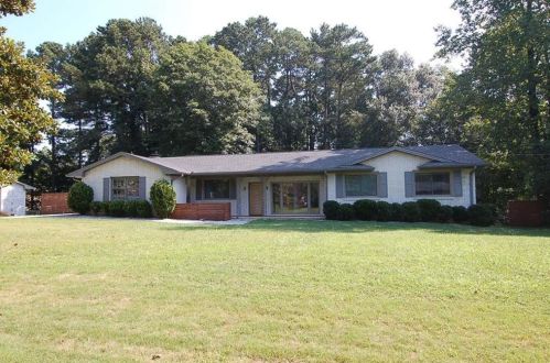 4091 Barr Cir, Tucker, GA 30084-7541