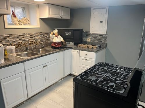 882 Center Rd, Pittsburgh PA  15239-1962 exterior