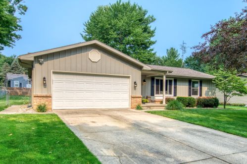 4725 Cranwood Ave, Wyoming, MI