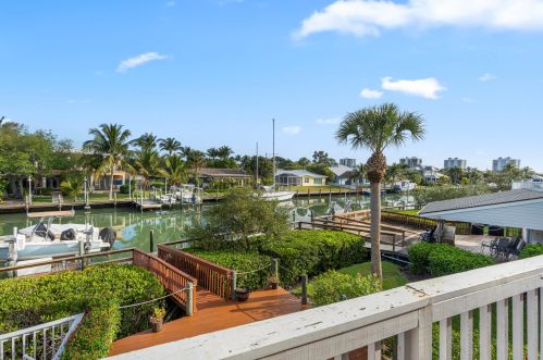 2500 Harbour Cv Dr, Fort Pierce FL 34949-1561 exterior