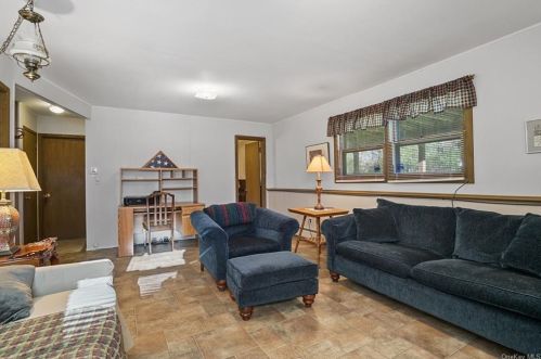 19 Badami Dr, Middletown NY 10941-1238 exterior