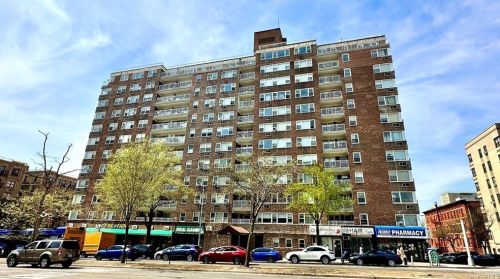 3131 Grand Concourse, Bronx NY  10468-1401 exterior