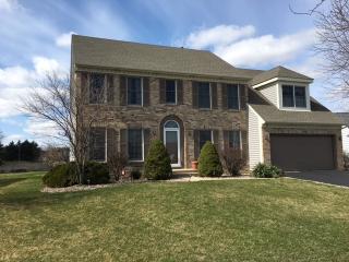 2562 Oak Trails Dr, Aurora IL  60506-6403 exterior