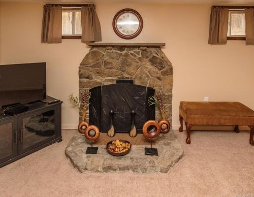 310 Comfort Trl, Montgomery NY 12549-1977 exterior