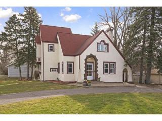 2096 Lexington Ave, Saint Paul MN  55113-6407 exterior