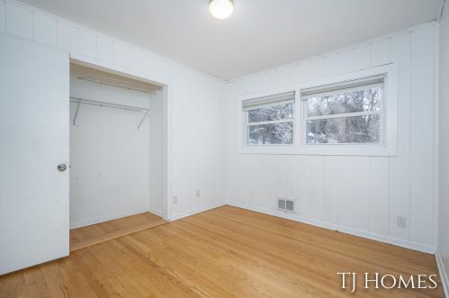 7161 Thorncrest Dr, Grand Rapids MI 49546-7358 exterior