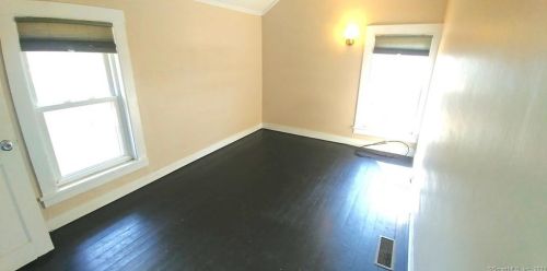 62 Eldridge St, Manchester CT 06040-5551 exterior