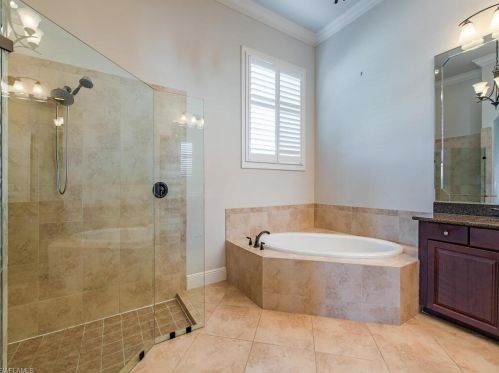 16725 Cabreo Dr, Naples FL 34110-3271 exterior