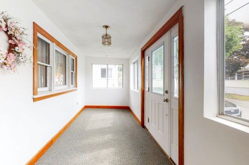 37 Cliff St, Quincy, MA 02169-1419