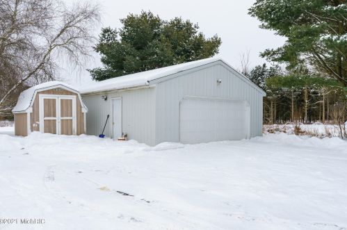 28187 31st St, Gobles, MI 49055-9614