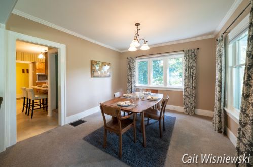 1032 Parkhurst Ave, Grand Rapids MI 49504-3989 exterior