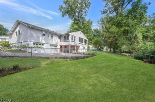 36 Longview Dr, Whippany NJ exterior