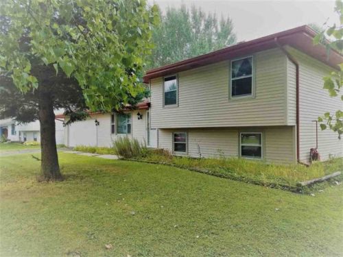 3021 Breezeway Dr, Rockford, IL 61109-3102