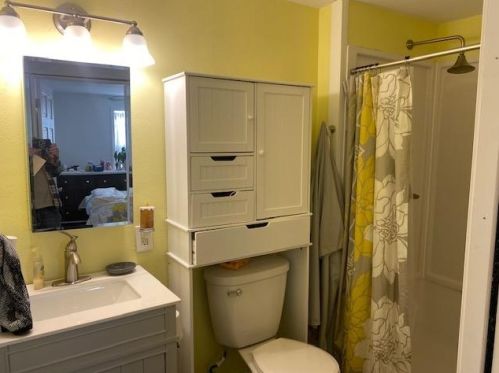 1233 96, Milwaukee WI 53214-2614 exterior