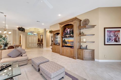 56 Is Dr, Boynton Beach FL 33435-3338 exterior