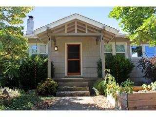 7532 Pacific St, Portland OR  97220-5829 exterior