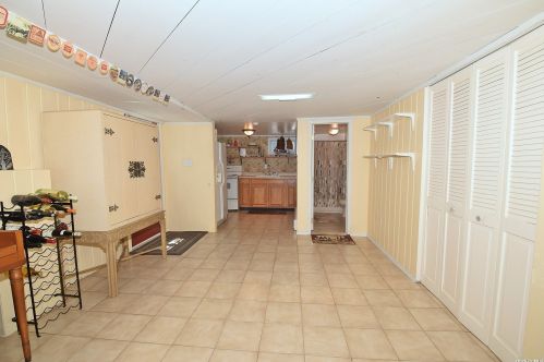 614 Bermuda Rd, Babylon NY 11704-7426 exterior