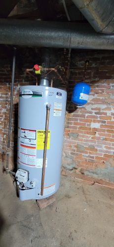 15 Pierce St, Concord NH 03301-3663 exterior