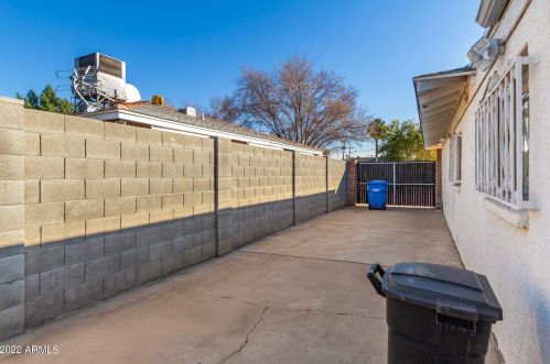 2116 Avalon Dr, Phoenix AZ 85015-5605 exterior