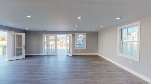 29 Mitchell Ave, Babylon NY 11702-4109 exterior