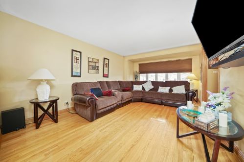 6129 Mcvicker Ave, Chicago IL 60638-4325 exterior