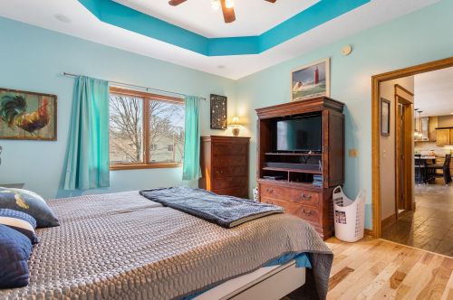 1061 Robinhood Dr, Meskegon MI  49445-2075 exterior