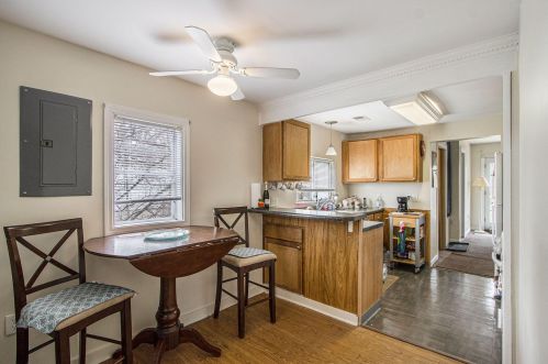 5738 Mount Vernon Ave, Kalamazoo, MI 49024-1217