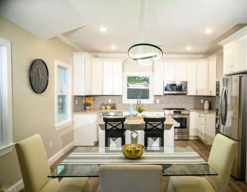 900 Ctr Hl Ave, Atlanta GA 30318-4749 exterior