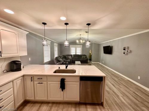 754 105 Ave, Naples FL 34108-1842 exterior