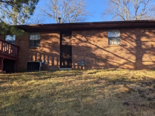 4076 Brewer Dr, Atlanta GA 30331-4354 exterior