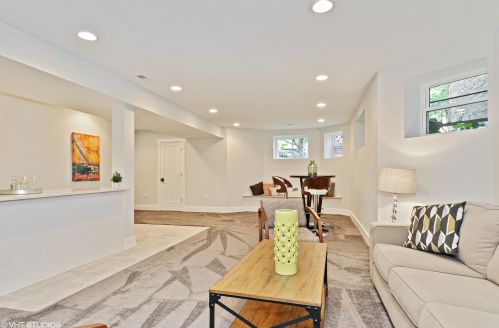 2317 Addison St, Chicago IL 60618-6042 exterior