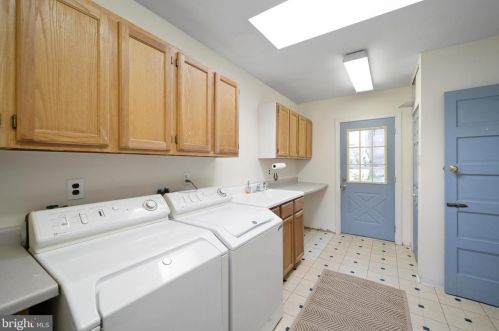 104 Harvey St, Philadelphia PA 19144-3818 exterior