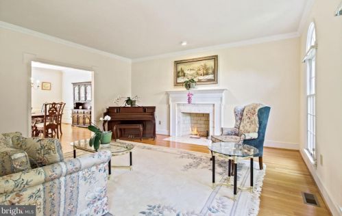 18101 Hayloft Dr, Rockville MD 20855-1667 exterior