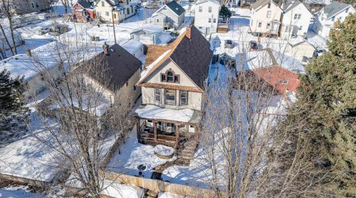 3161 Vernon St, Duluth, MN 55806-1324