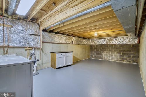 5823 Colfax Ave, Alexandria VA 22311-1013 exterior