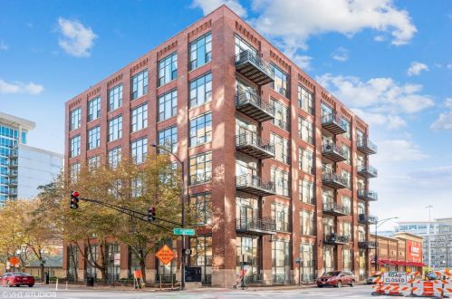 701 Jackson Blvd, Chicago IL 60661-5414 exterior