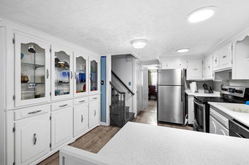 33 5th St, Dover NH 03820-2948 exterior