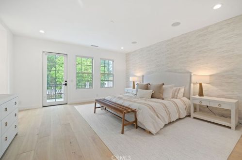 10464 Caribou Way, Tustin CA  92782-1470 exterior