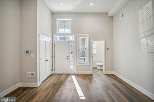 220 Fountain St, Philadelphia PA  19128-4508 exterior