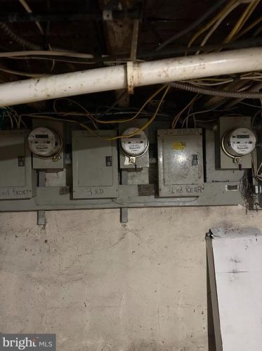 525 Welsh St, Chester PA 19013-4201 exterior