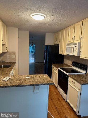 10904 Pebble Run Dr, Silver Spring MD 20902-3685 exterior