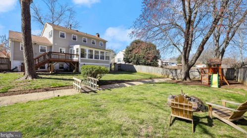 5610 Buckingham Palace Ct, Alexandria VA 22315-4120 exterior