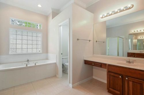 16346 Ashington Park Dr, Tampa FL 33647-2639 exterior