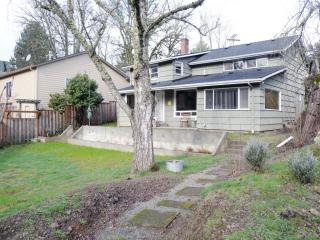 7605 51st Pl, Portland OR  97219-1489 exterior