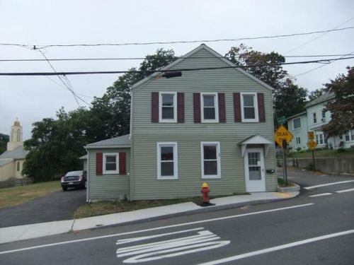 49 Montgomery St, Chicopee, MA 01020-1926