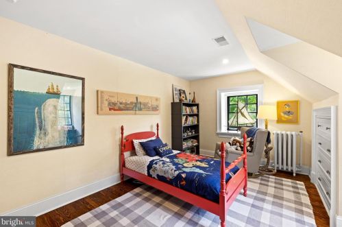 104 Mermaid Ln, Philadelphia PA 19118-3246 exterior